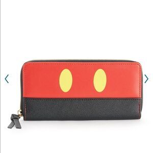 Danielle Nicole Disney’s Mickey Mouse zip around wallet NWT